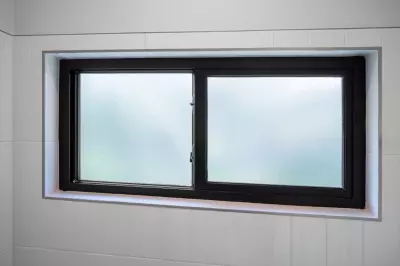 PGT Custom Windows & Doors PGT WinGuard Vinyl Horizontal Roller HR5510