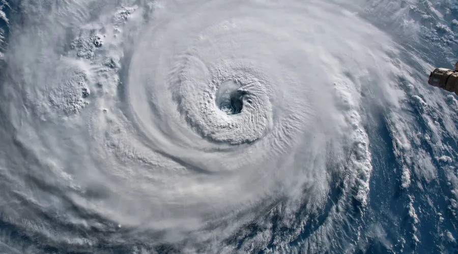 Hurricane Preparedness Checklist: The Complete Guide to Protecting Your Home, Family, and Finances